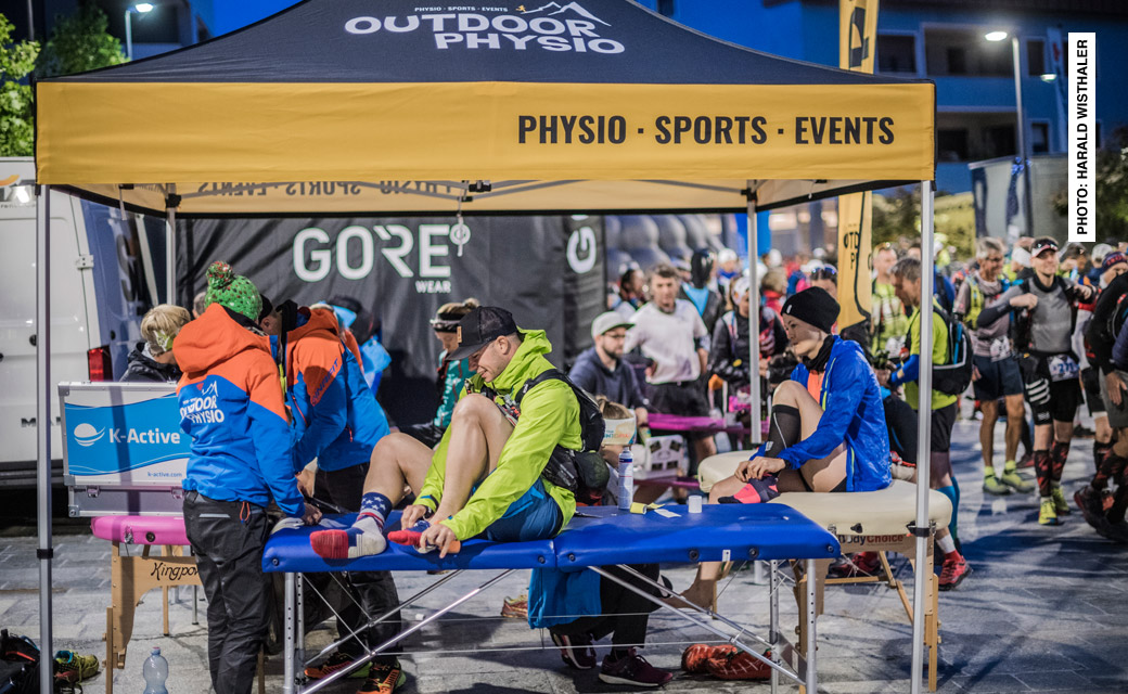 Oudoor Physio vor Ort beim Transalpine Run 2019